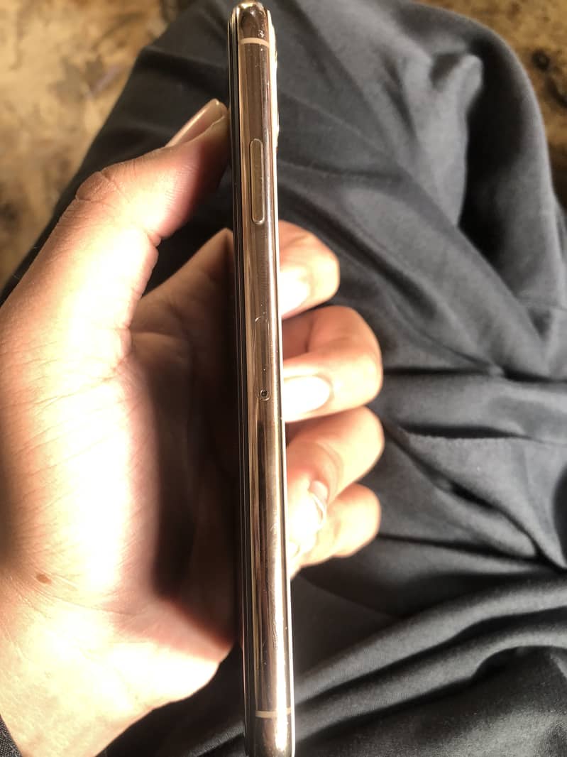 Apple iPhone 11 Pro Max 3