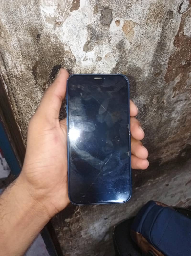 Apple iPhone 12 3