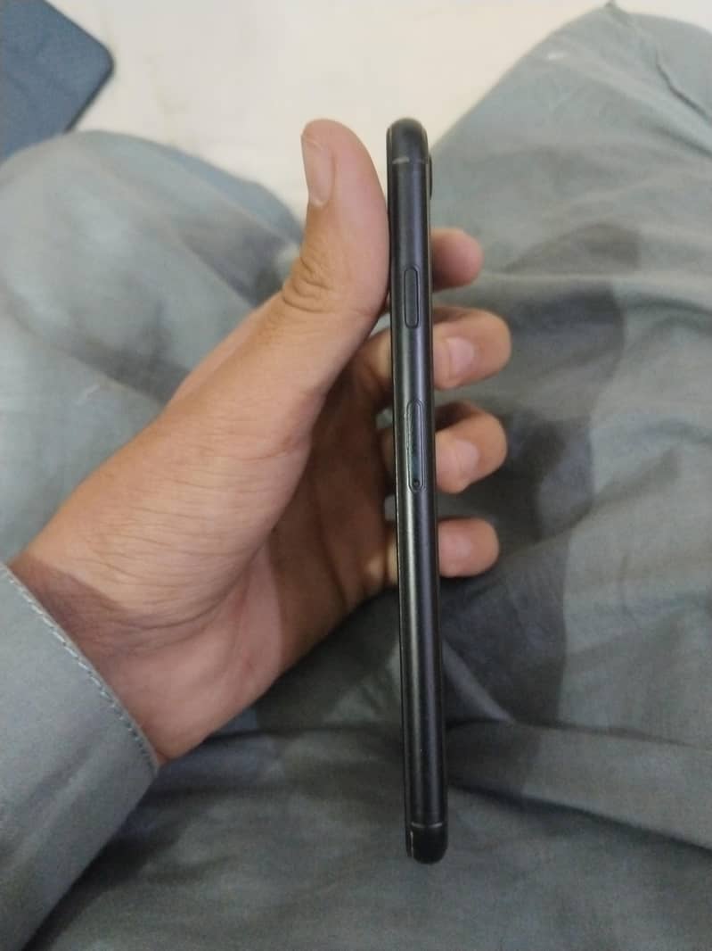 Apple iPhone SE 3