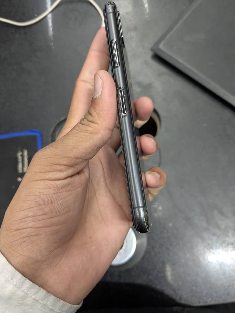 Apple iPhone X 6