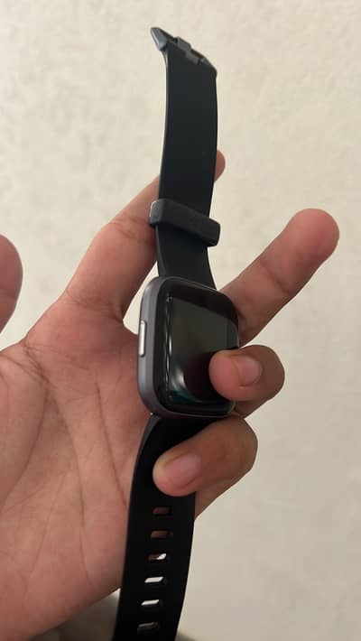 Fitbit verse 2 || Almost new skreachless