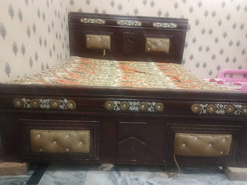 king size bed 0