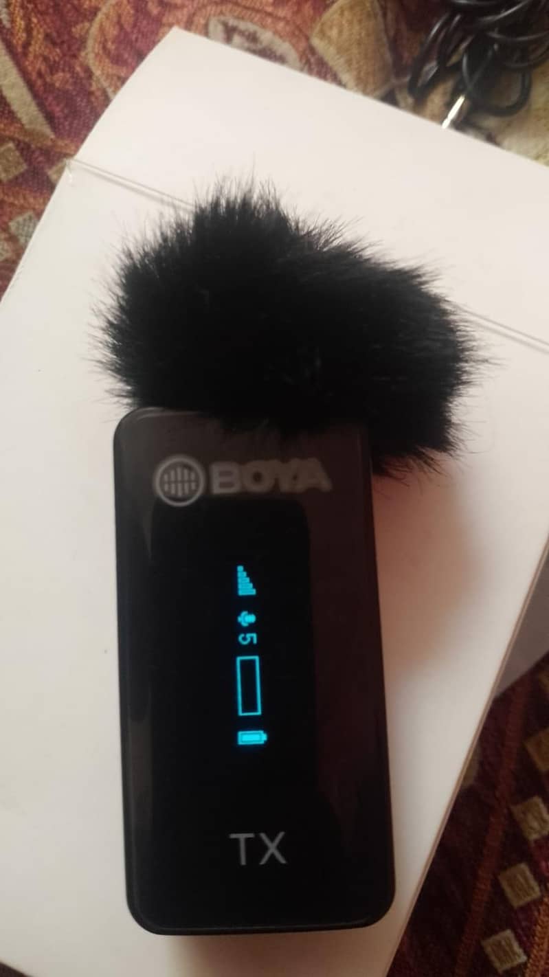 BOYA wireless charging mic 8