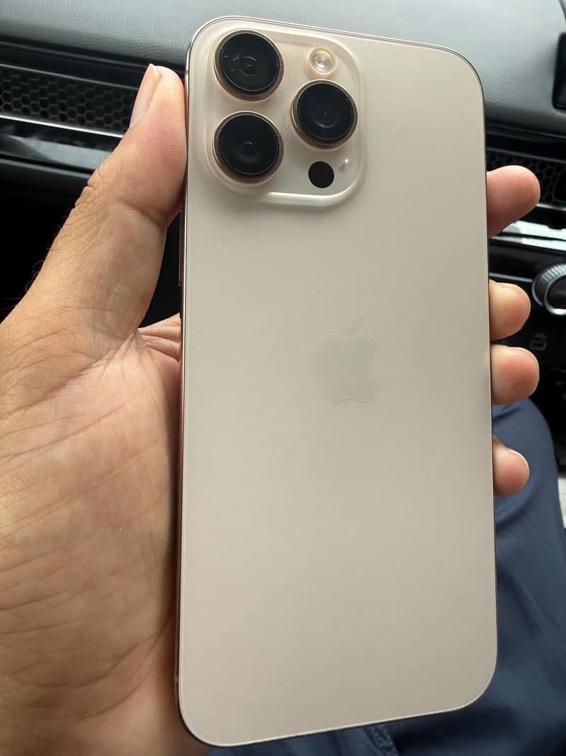 Apple iPhone 16 Pro Max 0