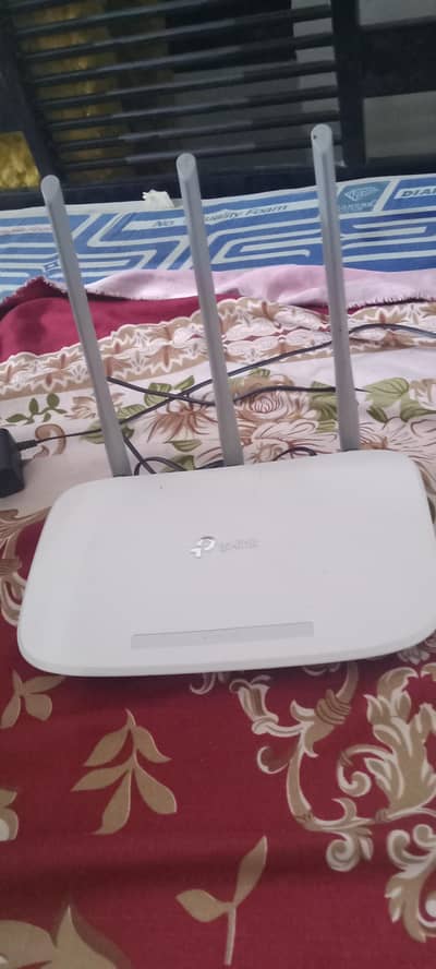 tplink 3 antina just like new and 10000% seald good working