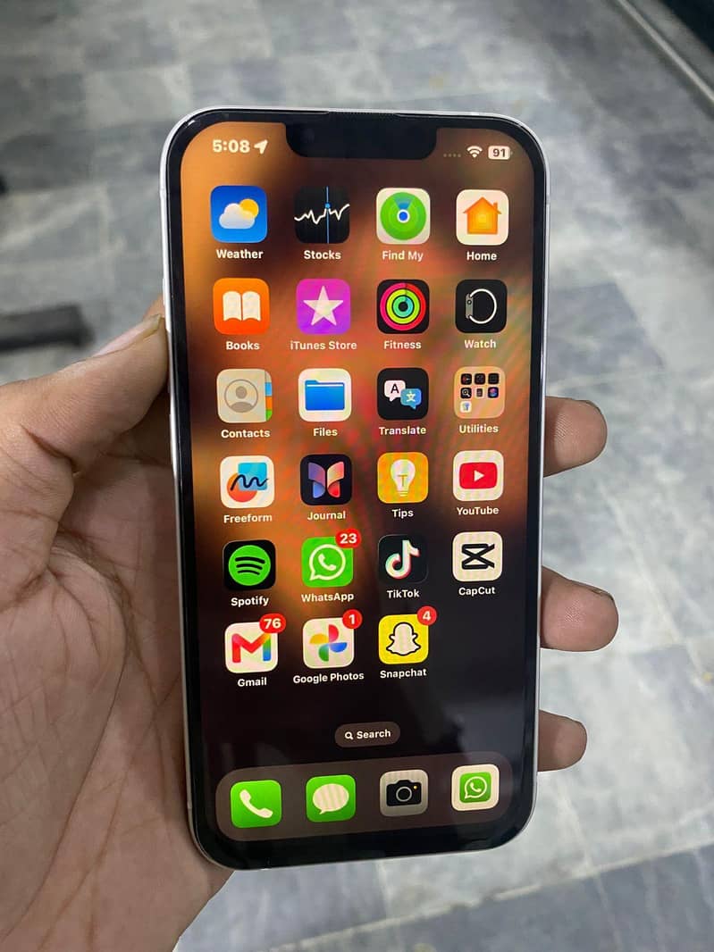 Apple iPhone 13 1