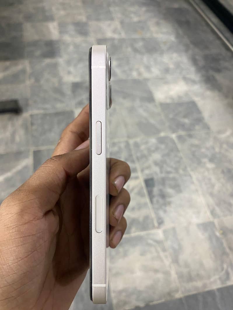 Apple iPhone 13 2