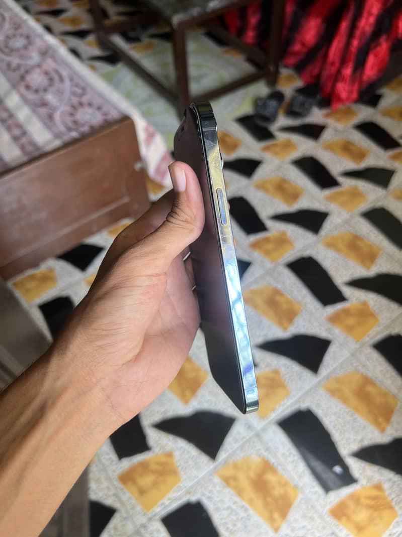 Apple iPhone 12 Pro Max 6