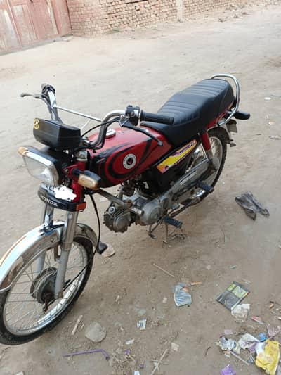 Honda CD70 Bike For Urgent Sale