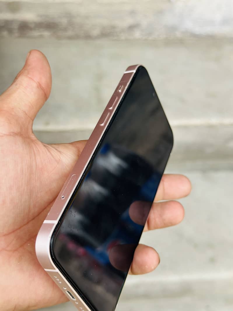 Apple iPhone 13 3