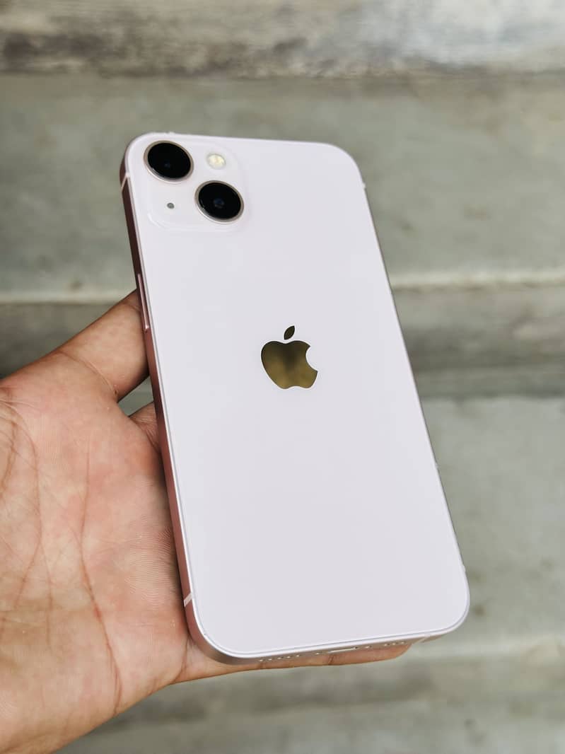 Apple iPhone 13 5