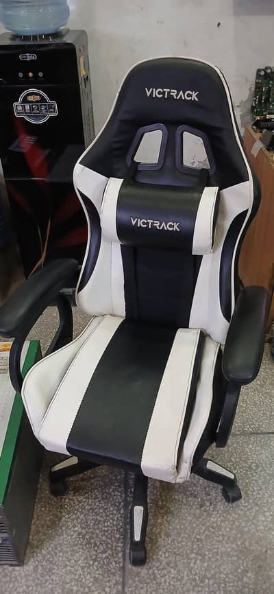 VICTRACK comfortable chair 