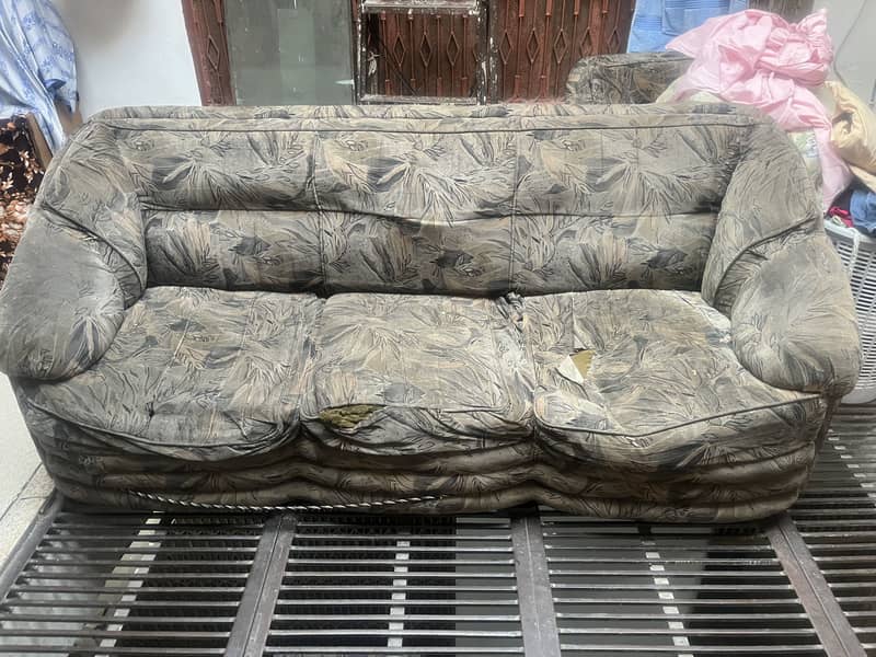 3&2 seater sofa 0