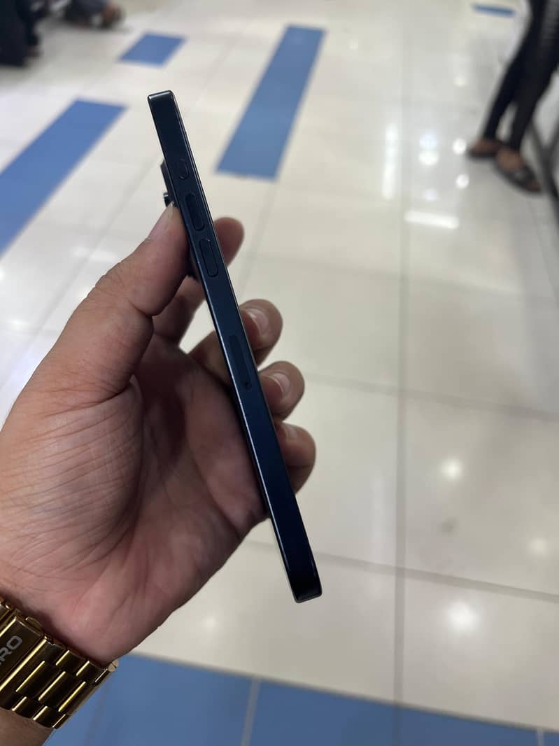 Apple iPhone 15 Pro Max 3