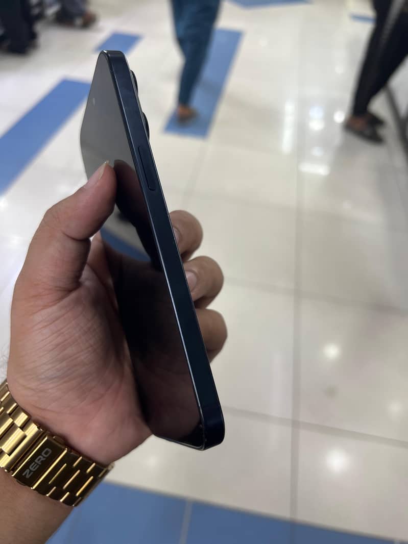 Apple iPhone 15 Pro Max 5