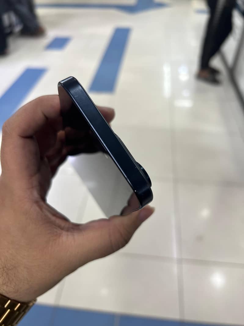Apple iPhone 15 Pro Max 6
