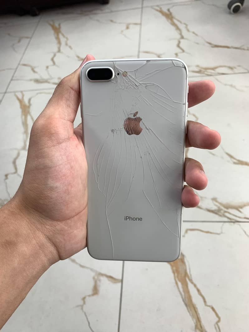 Apple iPhone 8 Plus 1