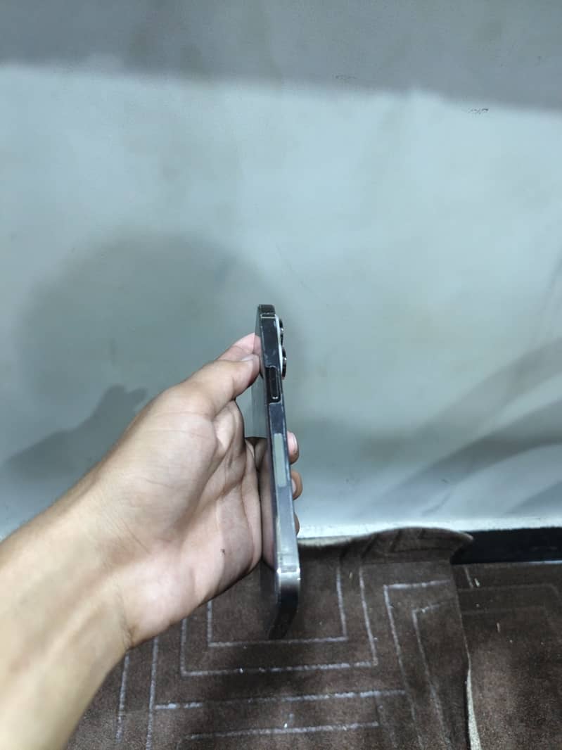 Apple iPhone 14 Pro 1