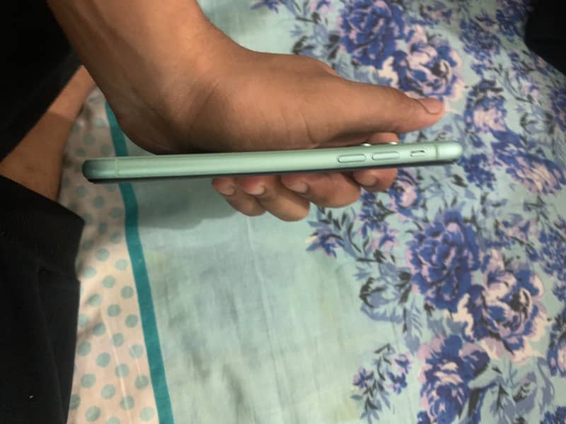 Apple iPhone 11 5