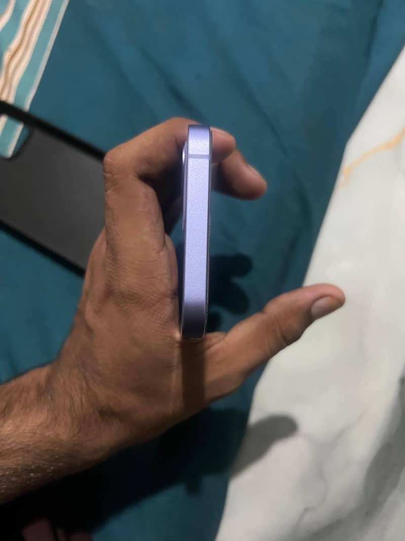 Apple iPhone 12 3