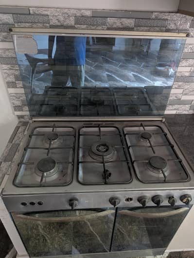 kitchen stove with oven
