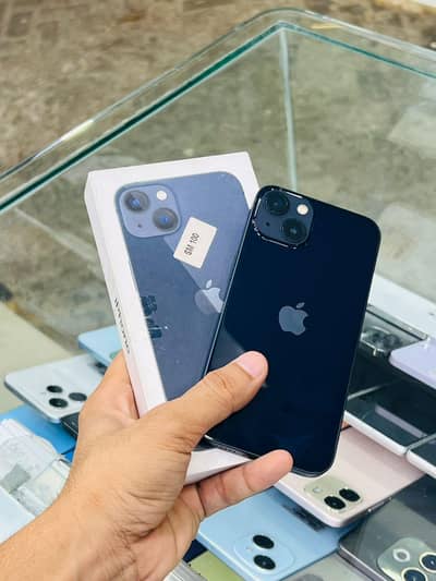 Apple iPhone 13