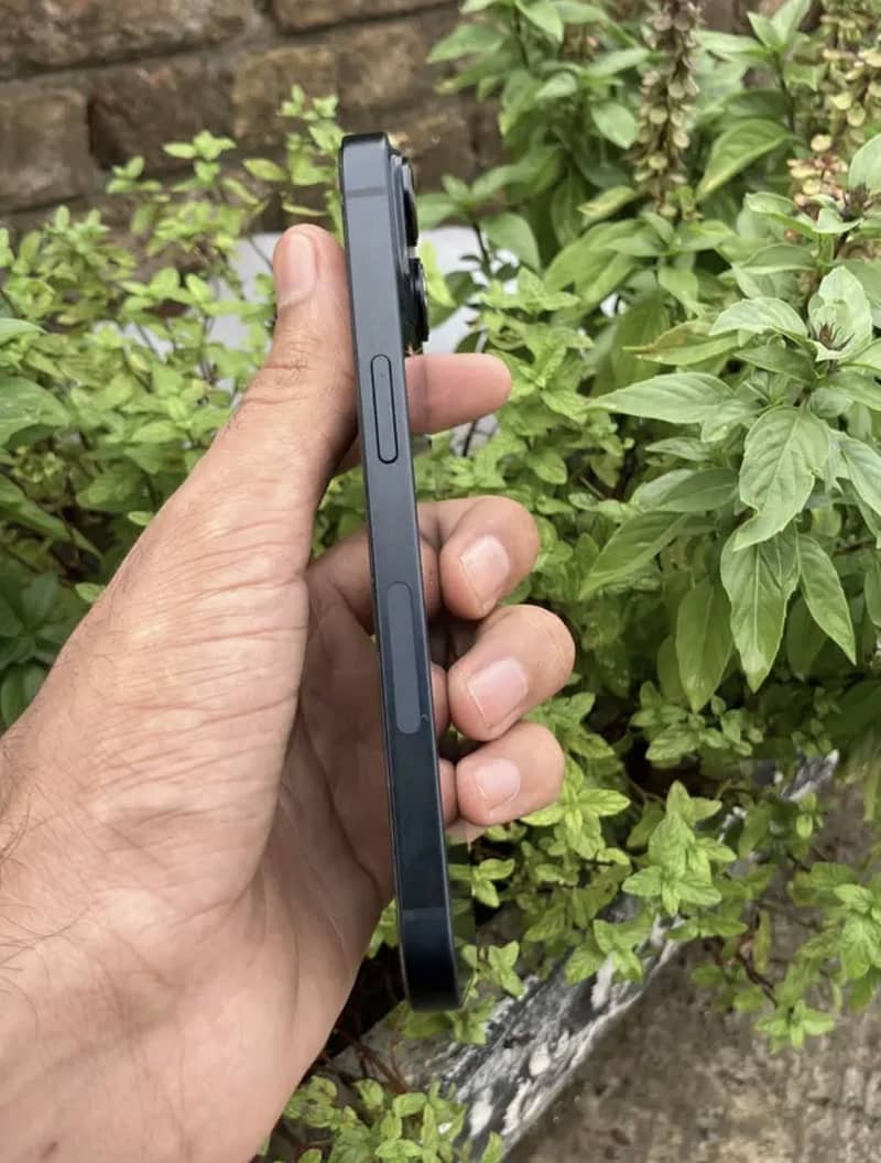 iPhone 14 1