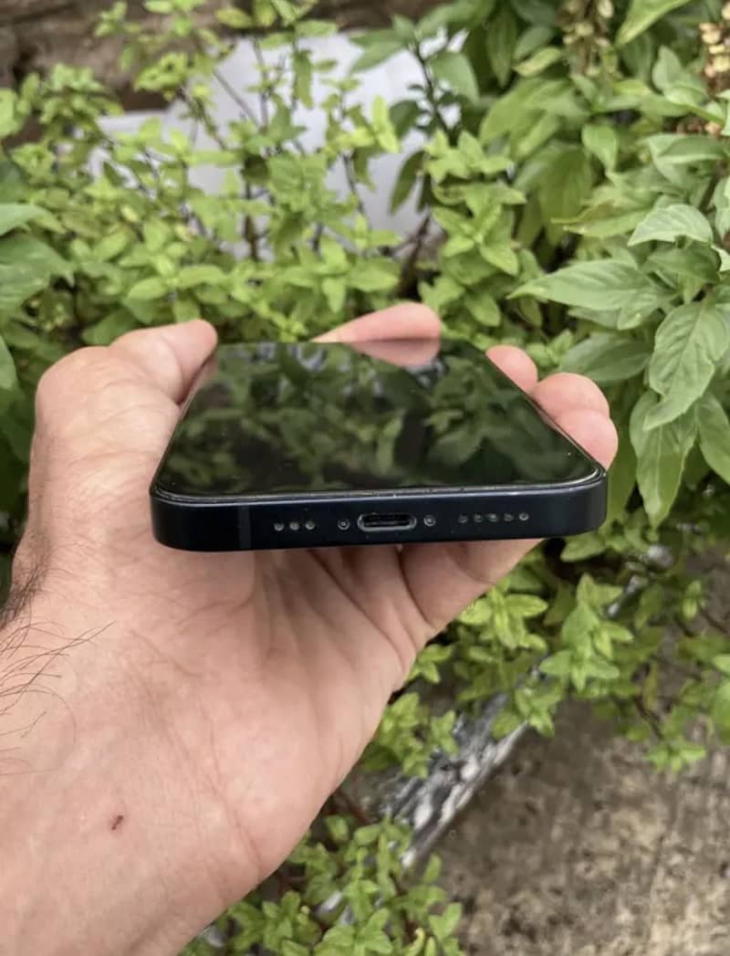 iPhone 14 3