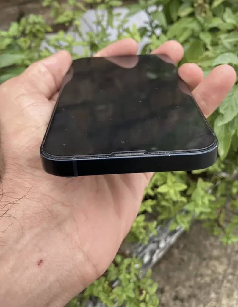 iPhone 14 4