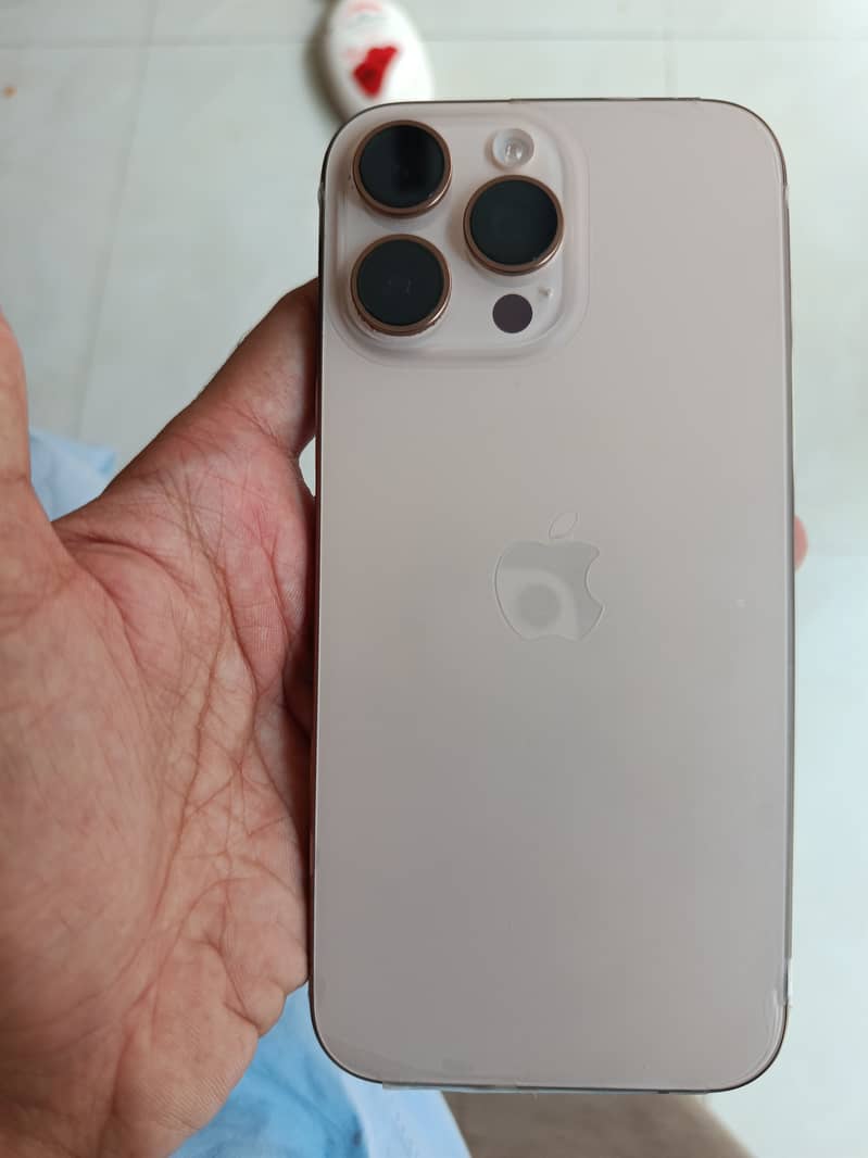 iPhone 16 pro max 5