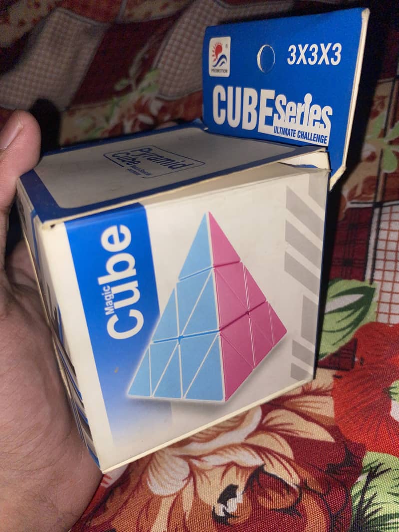 Triangle rubix cube (pyramid cube) 1