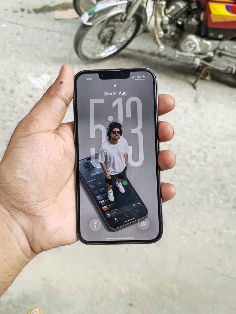 Apple iPhone 13 Pro 3