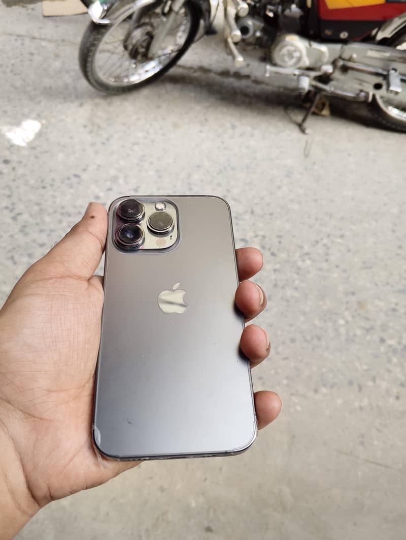 Apple iPhone 13 Pro 6