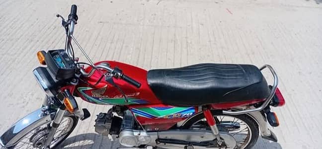 CD 70 bike 0322_9140661