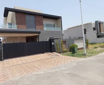 1 Kanal Elegant Designer Bungalow Phase 7
