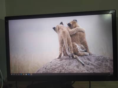 planar 27 inches LCD screen with ips (TFT) brand new condition