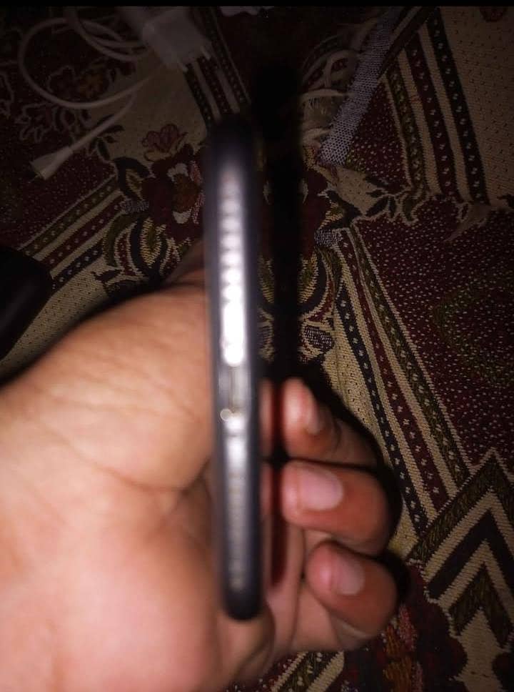Apple iPhone 7 Plus 2