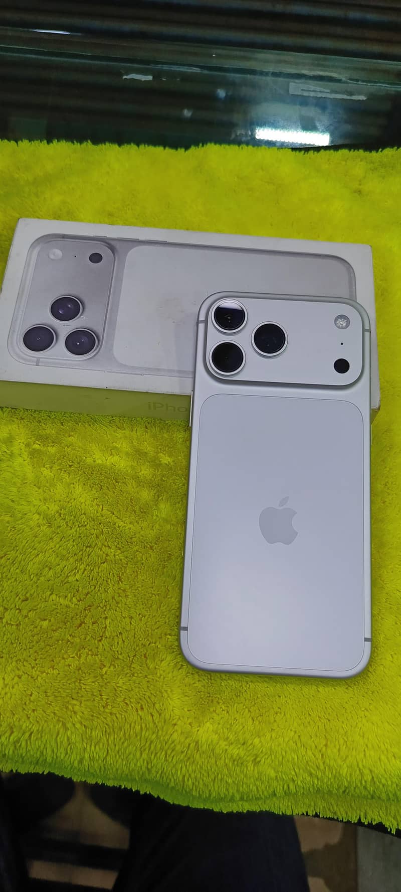 Apple iPhone 17 Pro Max 0