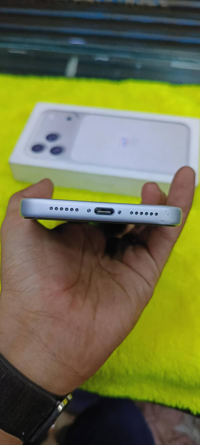 Apple iPhone 17 Pro Max 4