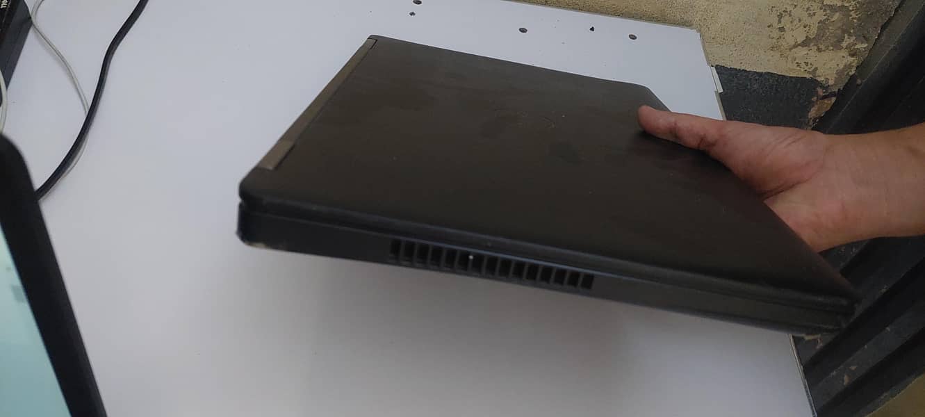 Dell Laptop 3