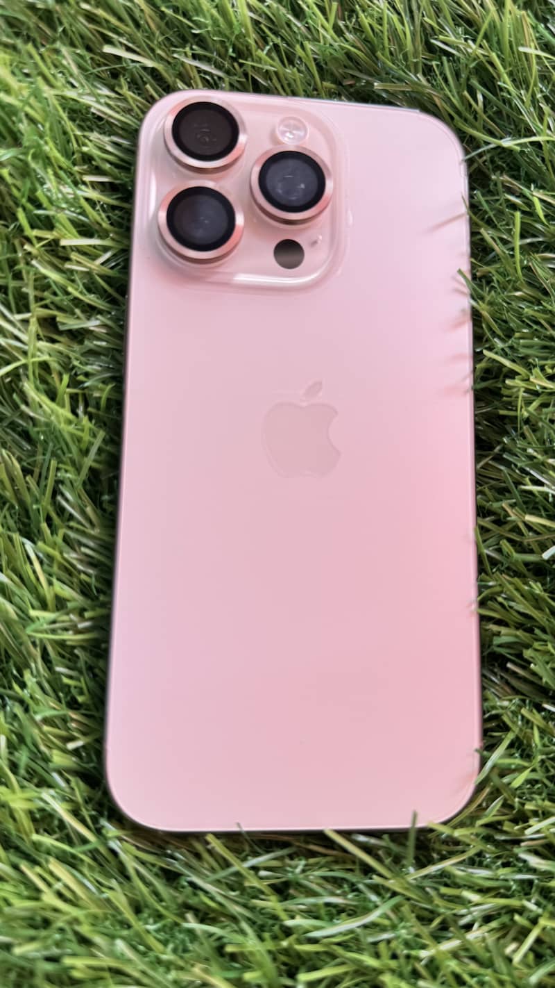 Apple iPhone 16 Pro 0