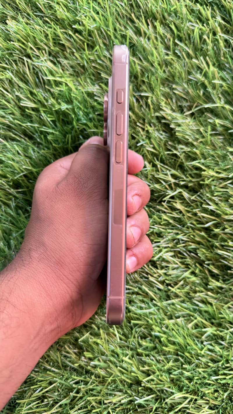 Apple iPhone 16 Pro 2
