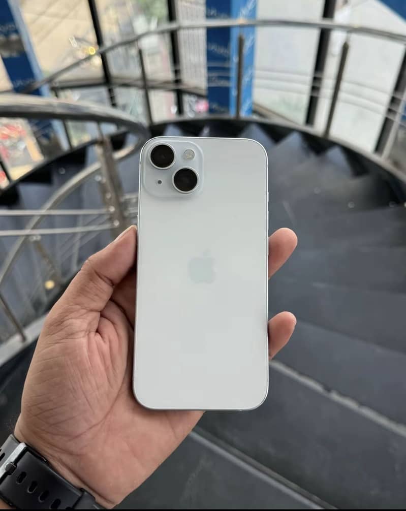 iPhone 15 2