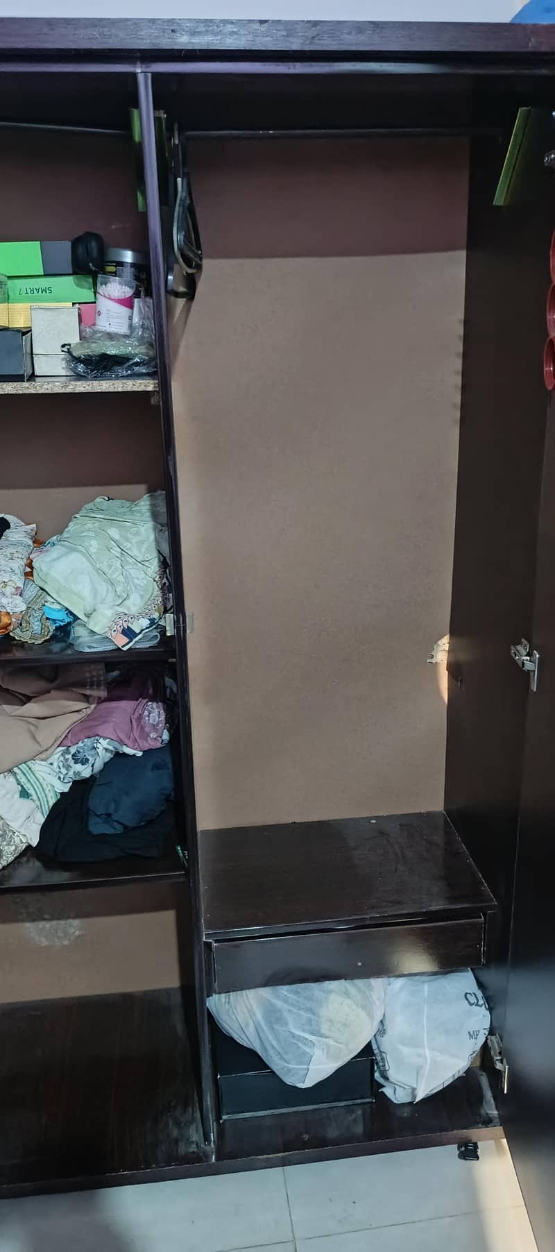 wardrobe 4