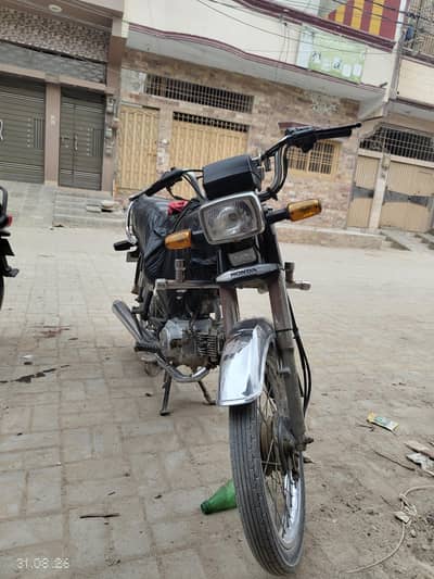 Honda CD70 2024