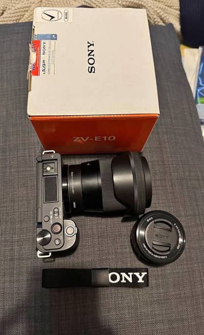 Sony ZV E10 Camera with Sigma F1.4 16mm lens