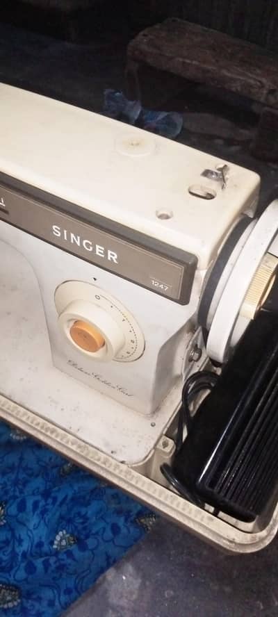sewing singer  machine modal 1247
