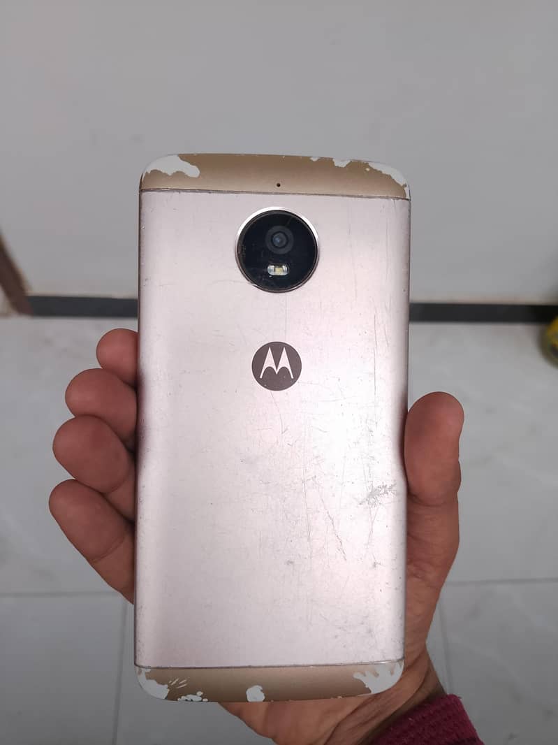 moto e4 plus 3