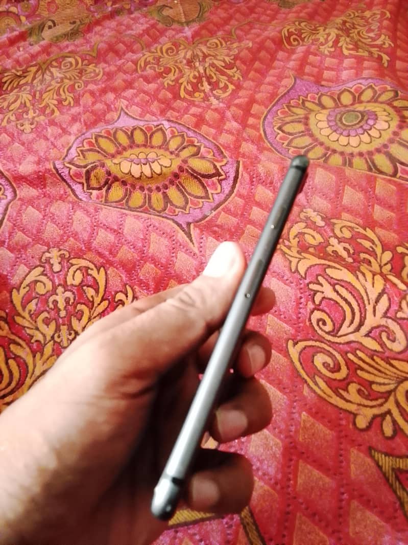Apple iPhone 8 0