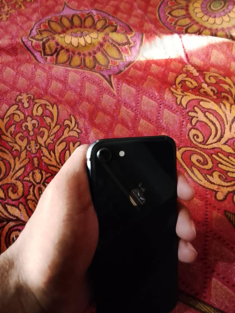 Apple iPhone 8 2
